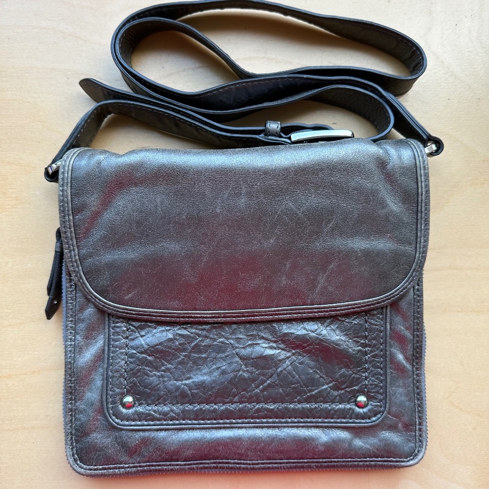 COLE HAAN SILVER LEATHER CROSSBODY